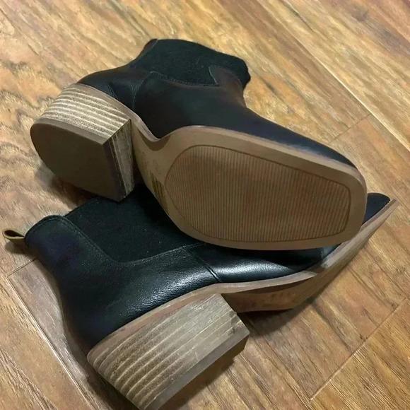 Black Ankle Boots - Picture 5 of 8